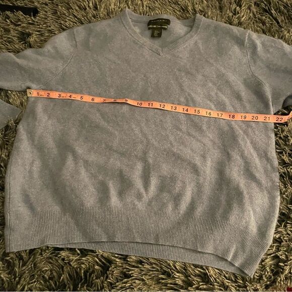 Tahari 100% Cashmere Pure Lux V-Neck Sweater- Size XL - Picture 6 of 8